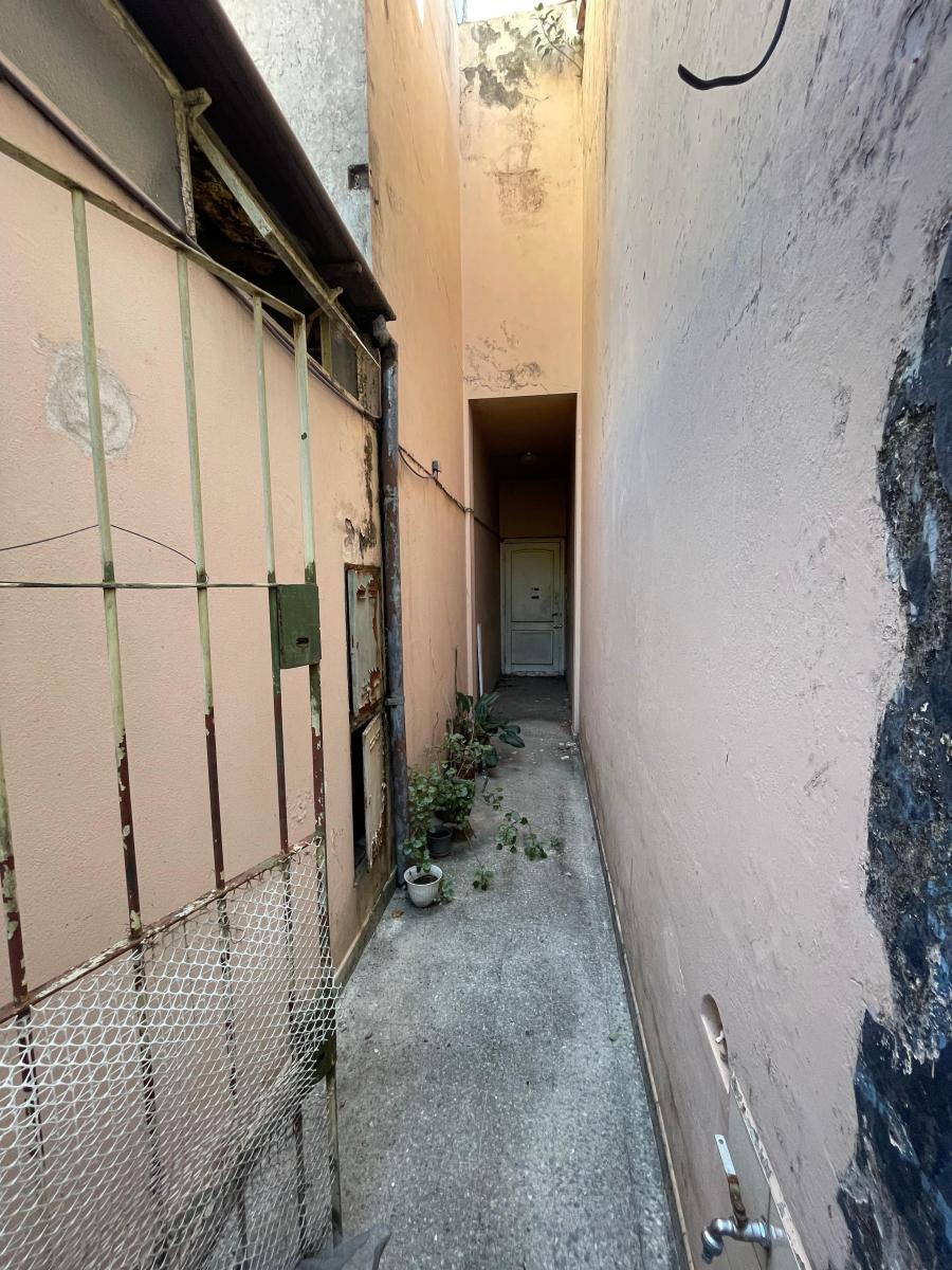 Casa en Gran Lote 8.66x43.30 a Refaccionar Integra. - 375 m² Totales. 5