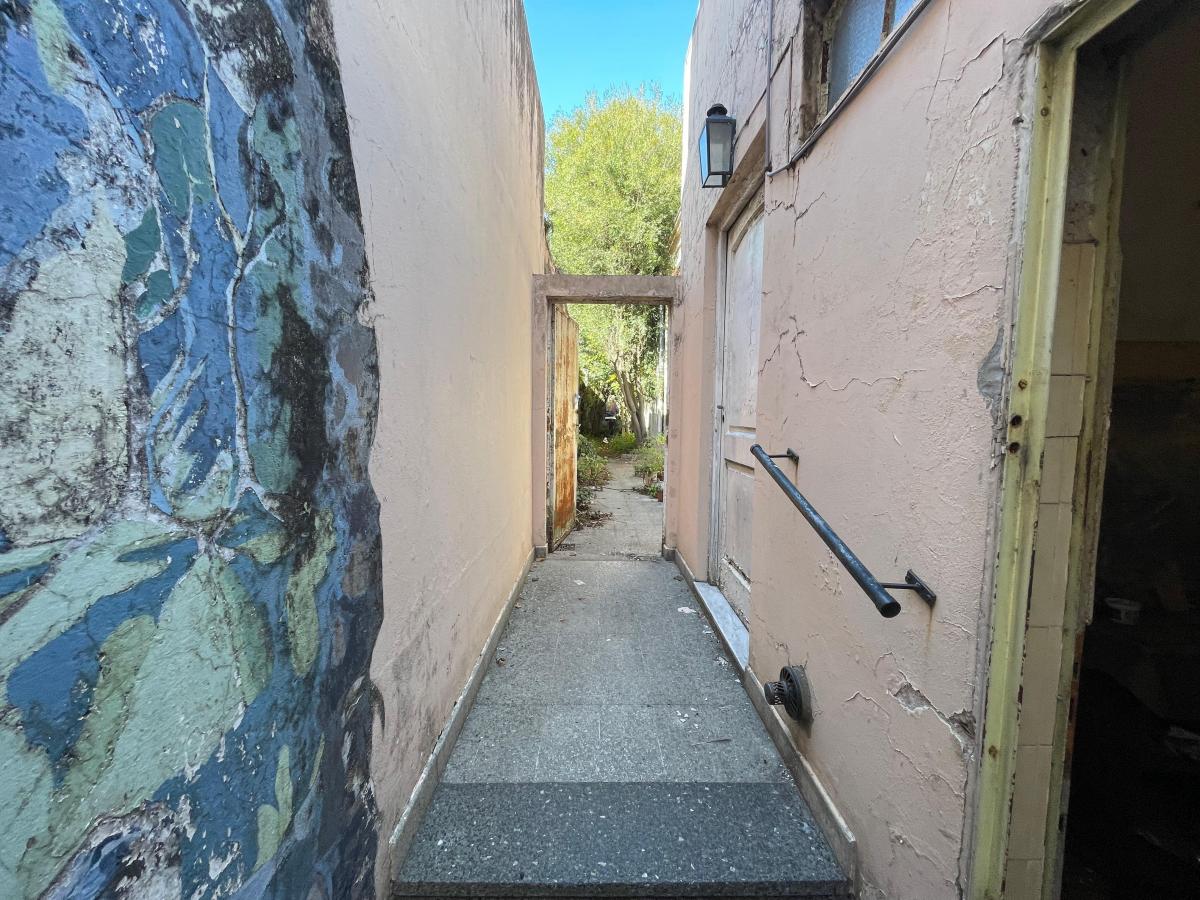 Casa en Gran Lote 8.66x43.30 a Refaccionar Integra. - 375 m² Totales. 2