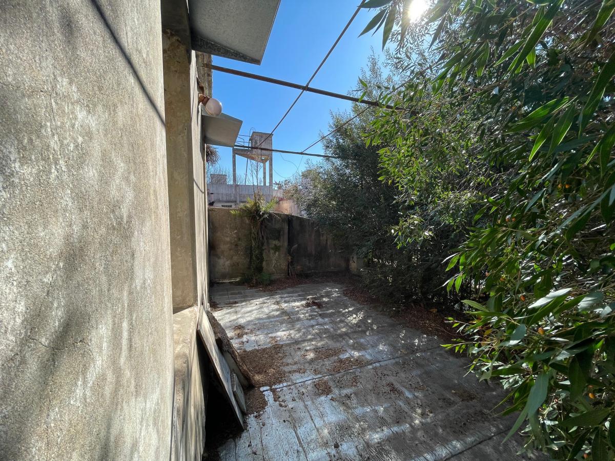 Casa en Gran Lote 8.66x43.30 a Refaccionar Integra. - 375 m² Totales. 5