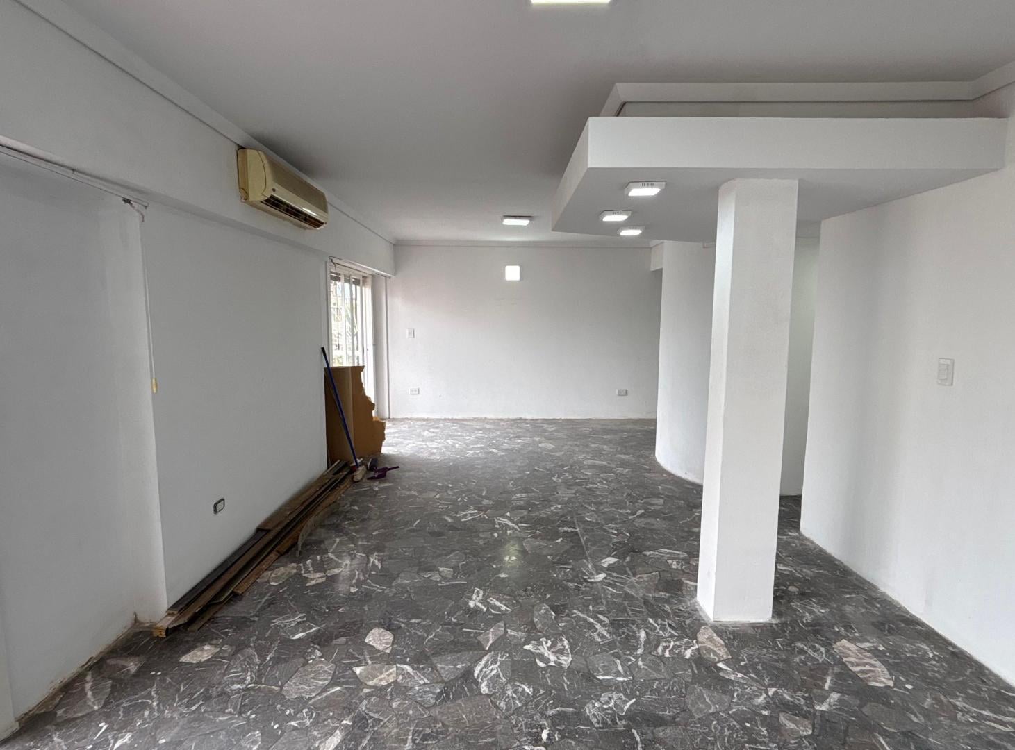 Foto de ESPECTACULAR PISO ENTERO DE 4/5 AMBIENTES CON COCHERA – VILLA DEL, imagen 5