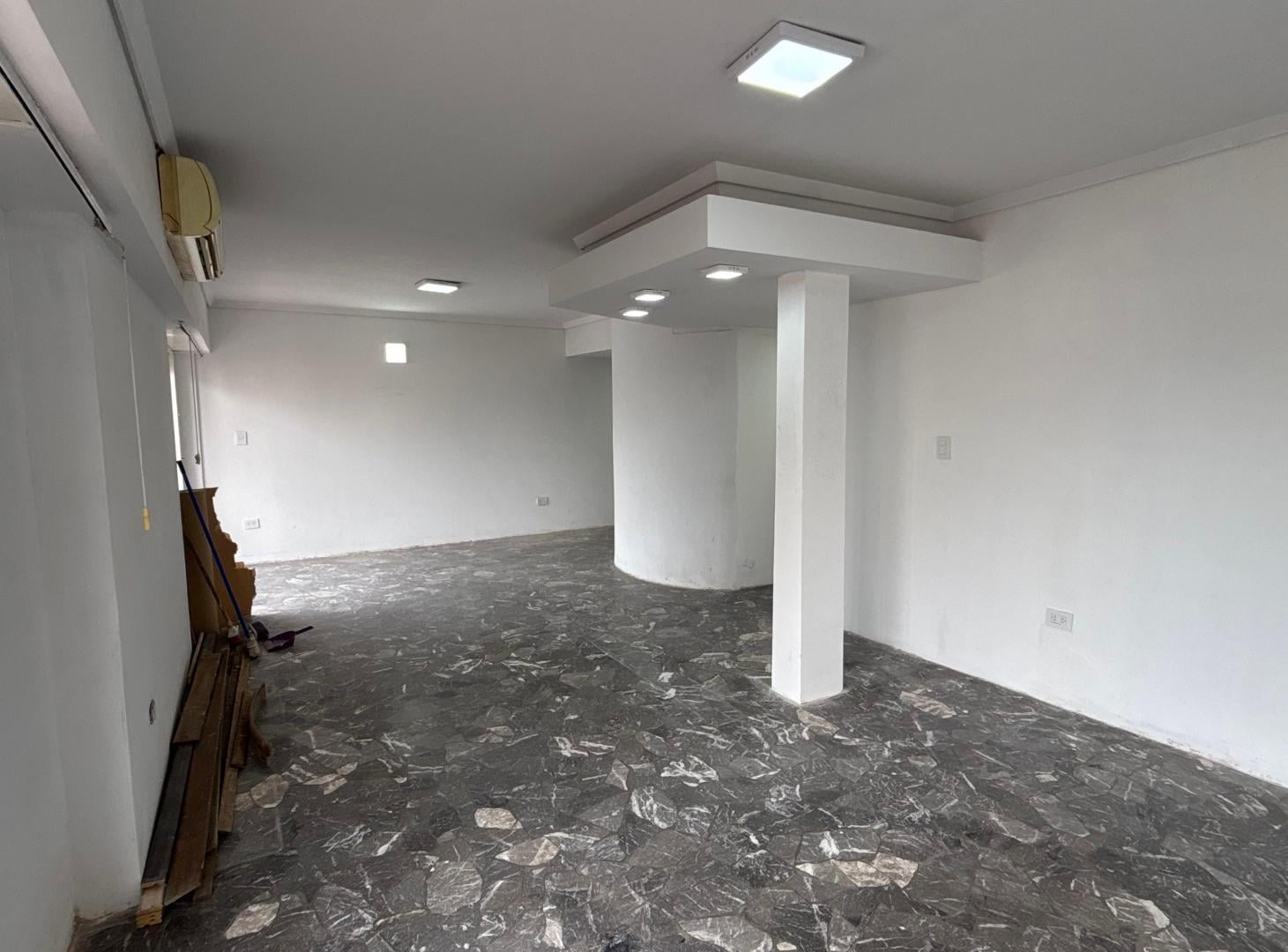 Foto de ESPECTACULAR PISO ENTERO DE 4/5 AMBIENTES CON COCHERA – VILLA DEL, imagen 2