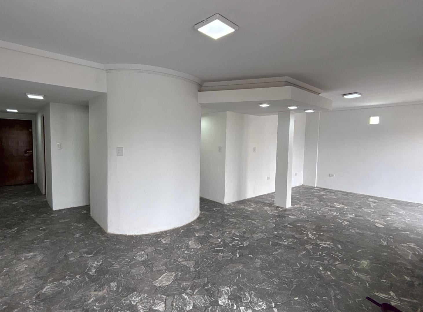 Foto de ESPECTACULAR PISO ENTERO DE 4/5 AMBIENTES CON COCHERA – VILLA DEL, imagen 1