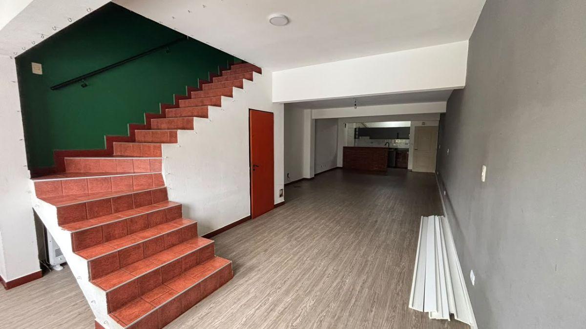 Foto de HERMOSO Y AMPLIO DPTO EN DUPLEX PH.- 4 AMB.- CONTRA FRENTE.- EXCELENTE, imagen 5