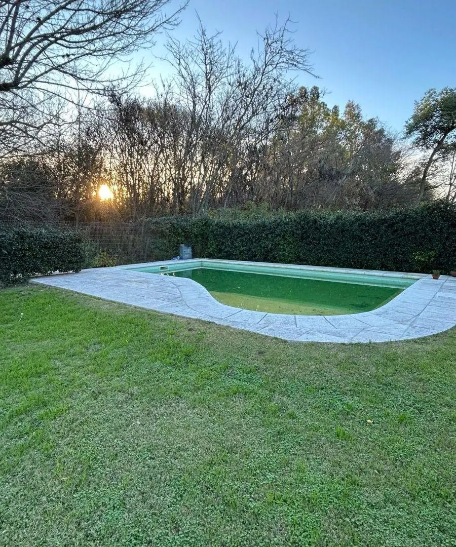 CASA DE ESTILO. 4 HABITAC. GRAN PARQUE. PILETA. PRECIO- CALIDAD CONSTRUCTIVA 1