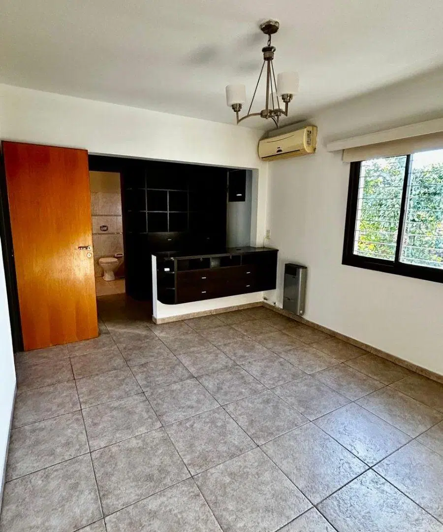 DUPLEX, 3 DORMIT, 3 BAÑOS COMP. IMPECABLE !! UBI INMEJORABLE, A 3 CUADRAS DE LA AV. RECTA MARTINOLLI 8