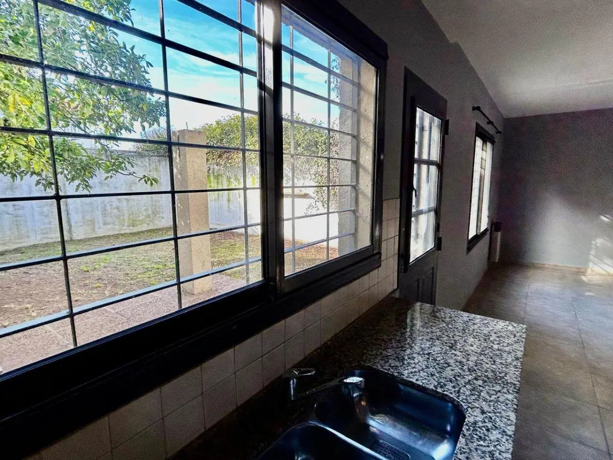 DUPLEX, 3 DORMIT, 3 BAÑOS COMP. IMPECABLE !! UBI INMEJORABLE, A 3 CUADRAS DE LA AV. RECTA MARTINOLLI 8