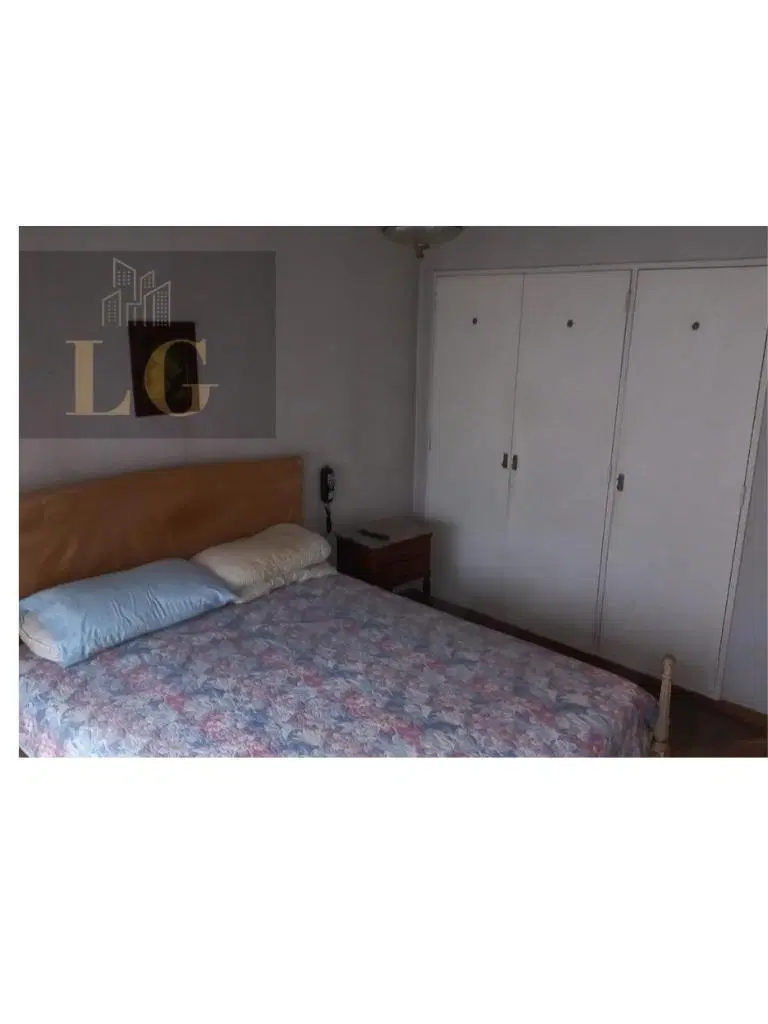 VENTA. DEPARTAMENTO DE 4 AMBIENTES. FLORES 4