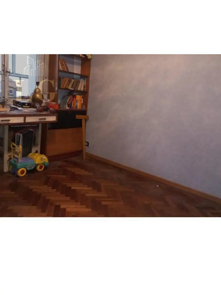 VENTA. DEPARTAMENTO DE 4 AMBIENTES. FLORES 3