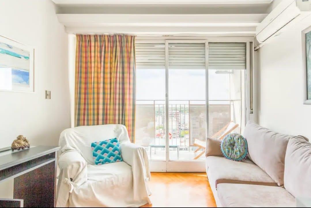 Foto de VENTA DEPARTAMENTO DE 3 AMBIENTES EN PISO ALTO PALERMO CABA, imagen 2