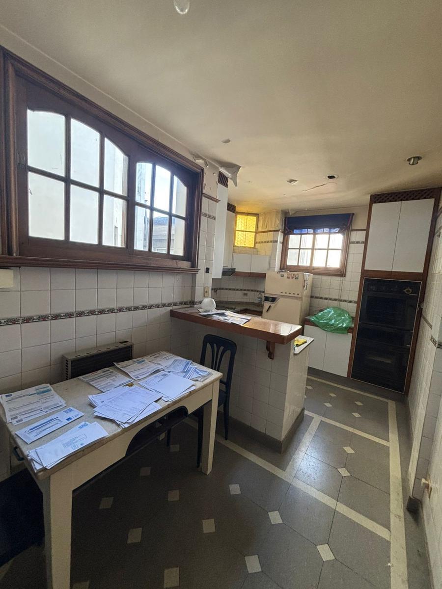 Excelente Departamento de 6 Ambientes en Barrio Norte 4