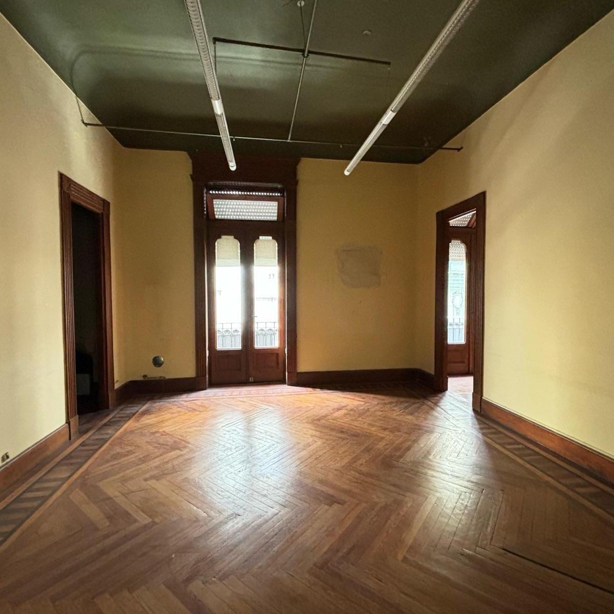Excelente Semi Piso de Oficina en Venta 5