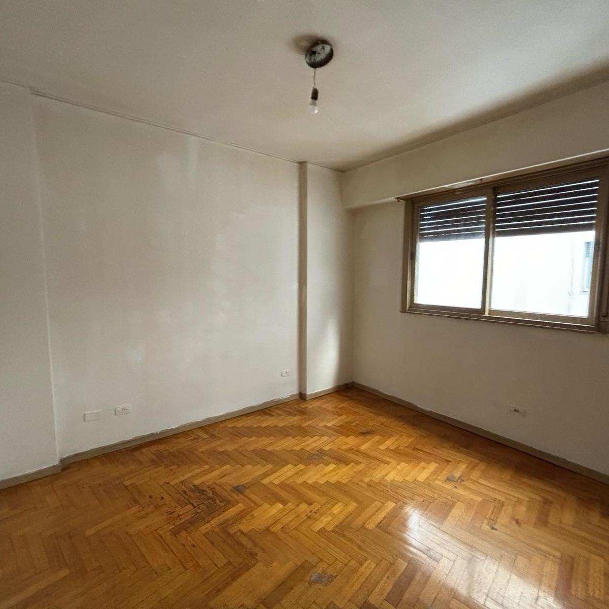 Excelente Semipiso de 4 Ambientes en Caballito 1