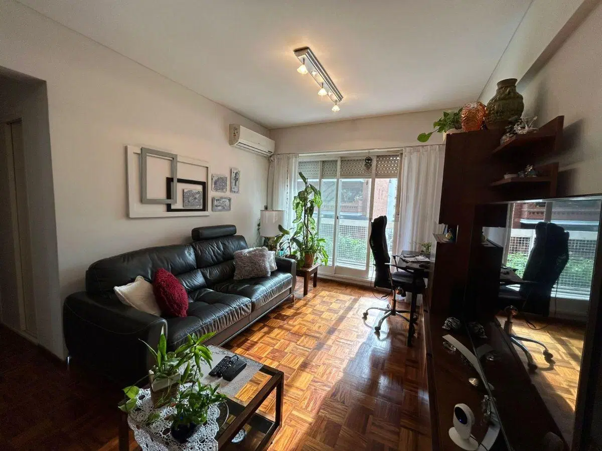 Semi Piso 3 Ambientes + Dependencia, Espacio Guarda Coche y Baulera en Venta en Caballito 2