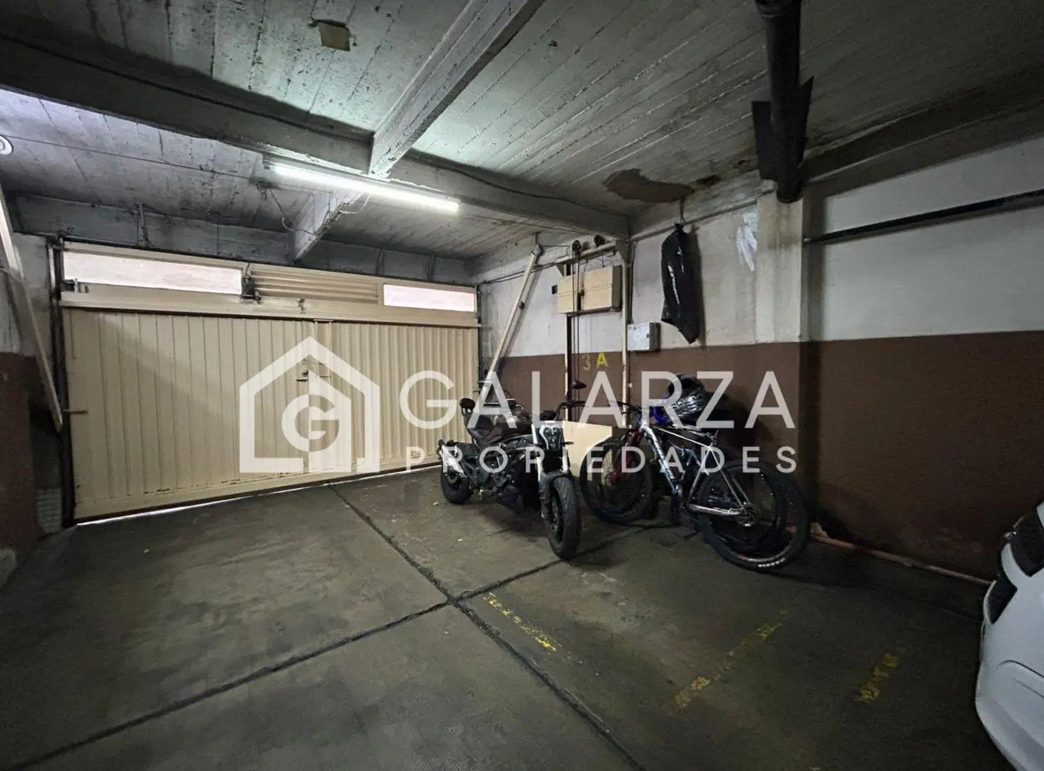 Venta Sin Reubicar - Gran Departamento 3 Ambientes Reciclado con Cochera 1