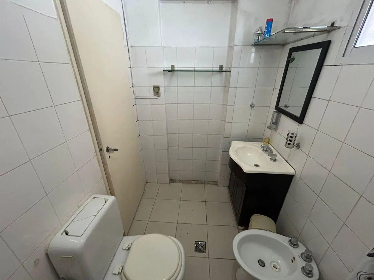Precio Actualizado - Amplio Departamento de un Ambiente y Medio en Venta. 3