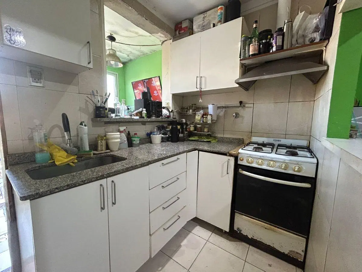 Precio Actualizado - Amplio Departamento de un Ambiente y Medio en Venta. 4