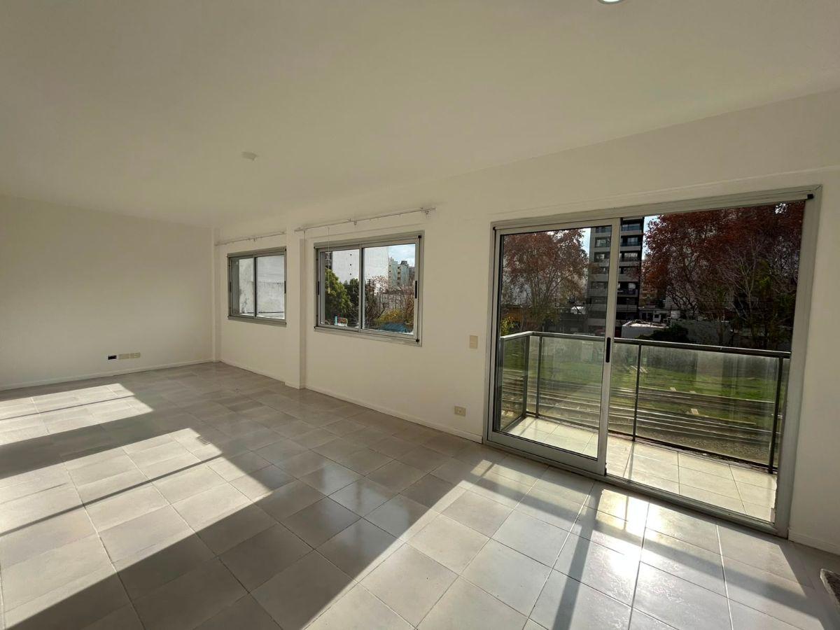 AMPLIO MONOAMBIENTE CON BAULERA EN ALQUILER - CABALLITO
