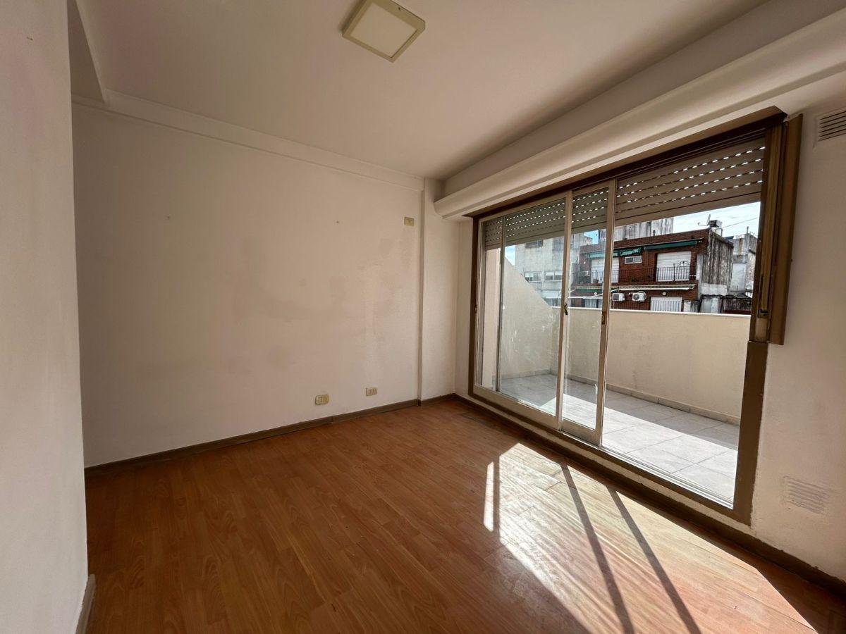 Foto de CABALLITO - MONOAMBIENTE DIVIDIDO CON BALCON TERRAZA, imagen 3