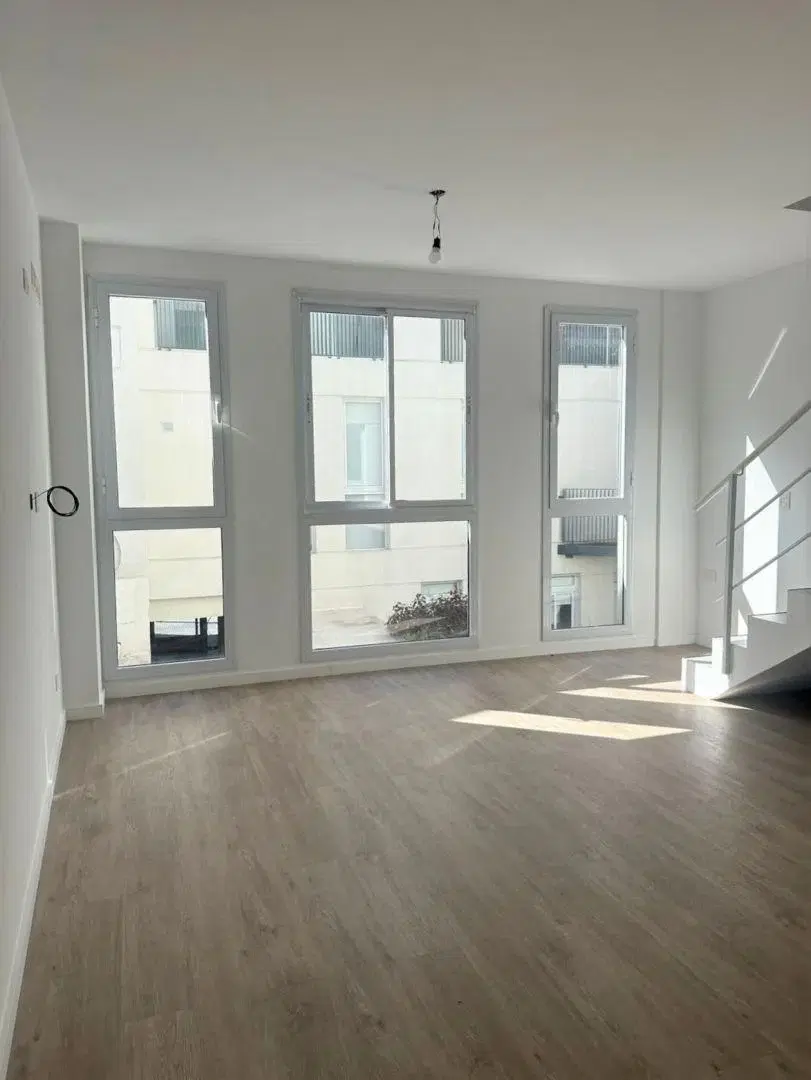Dúplex con balcón terraza y sol pleno en Villa Luro 2