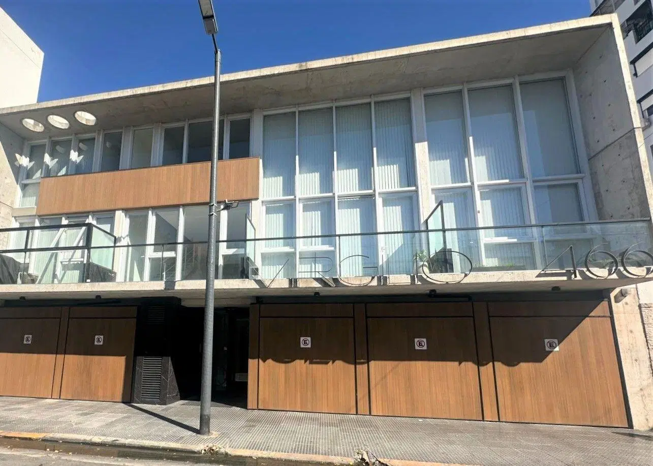 Dúplex con balcón terraza y sol pleno en Villa Luro 4