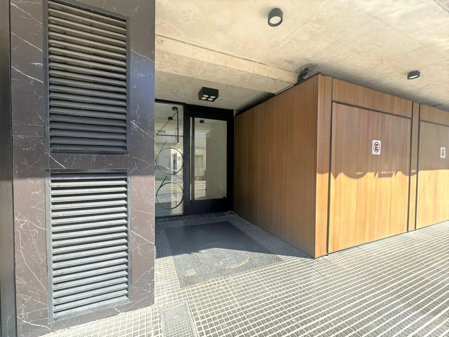 Dúplex con balcón terraza y sol pleno en Villa Luro 5