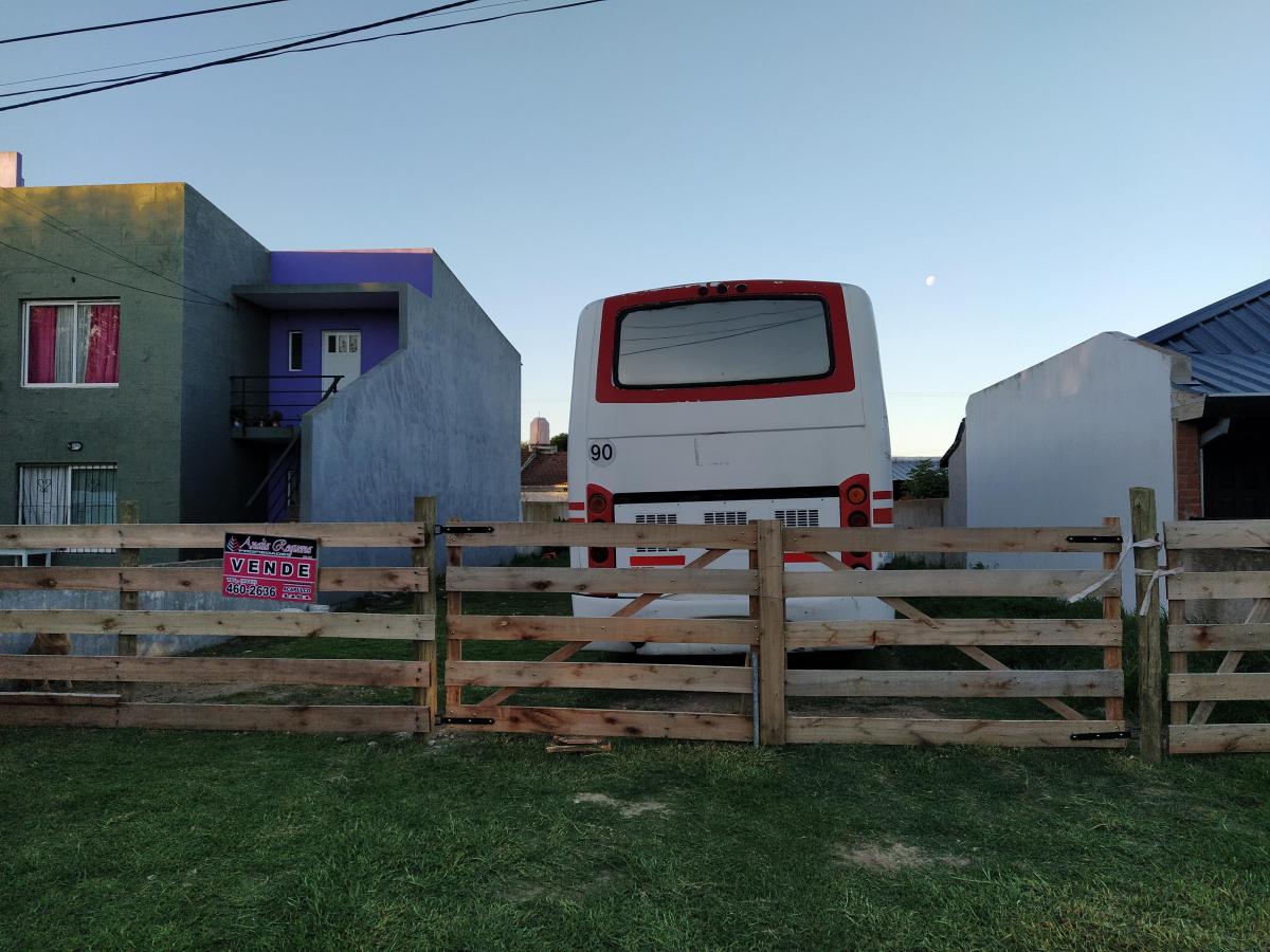 Terreno a Media Cuadra de Av Acapulco (Zona Comercial de Santa Clara del Mar) 3