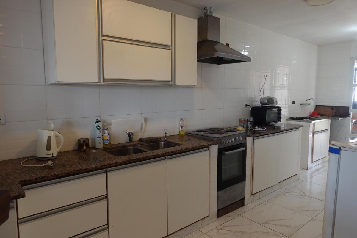 Casa Moderna en El Barrio Santa Elena, Sobre La Calle Submarino Santa Fe 420. 2