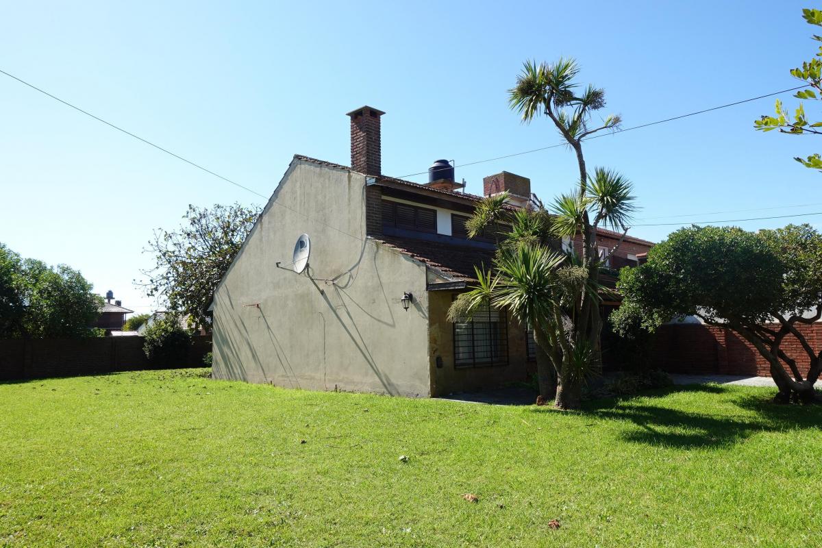 Chalet en Venta – Ubicación Privilegiada a 1 Cuadra del Mar 5