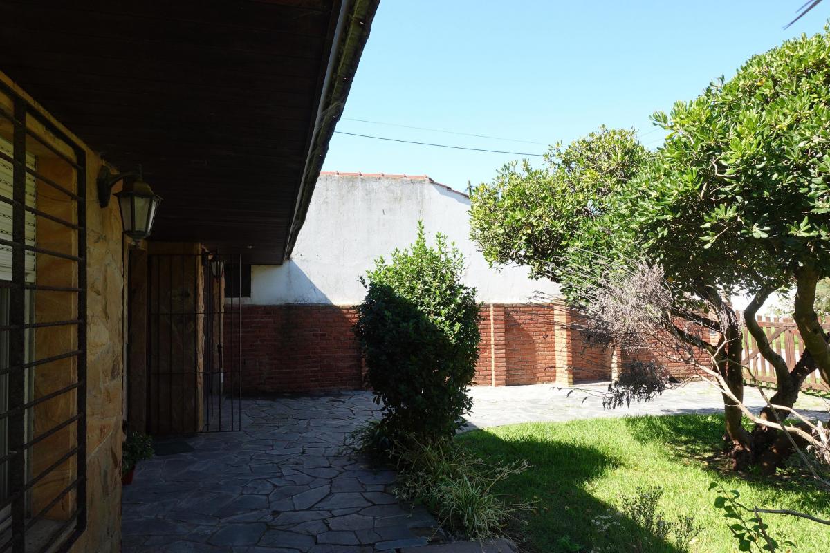 Chalet en Venta – Ubicación Privilegiada a 1 Cuadra del Mar 5