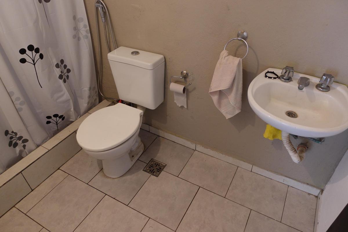 Casa en Venta en Calle Mónaco 916, a Pocos m de Av Montevideo. 3