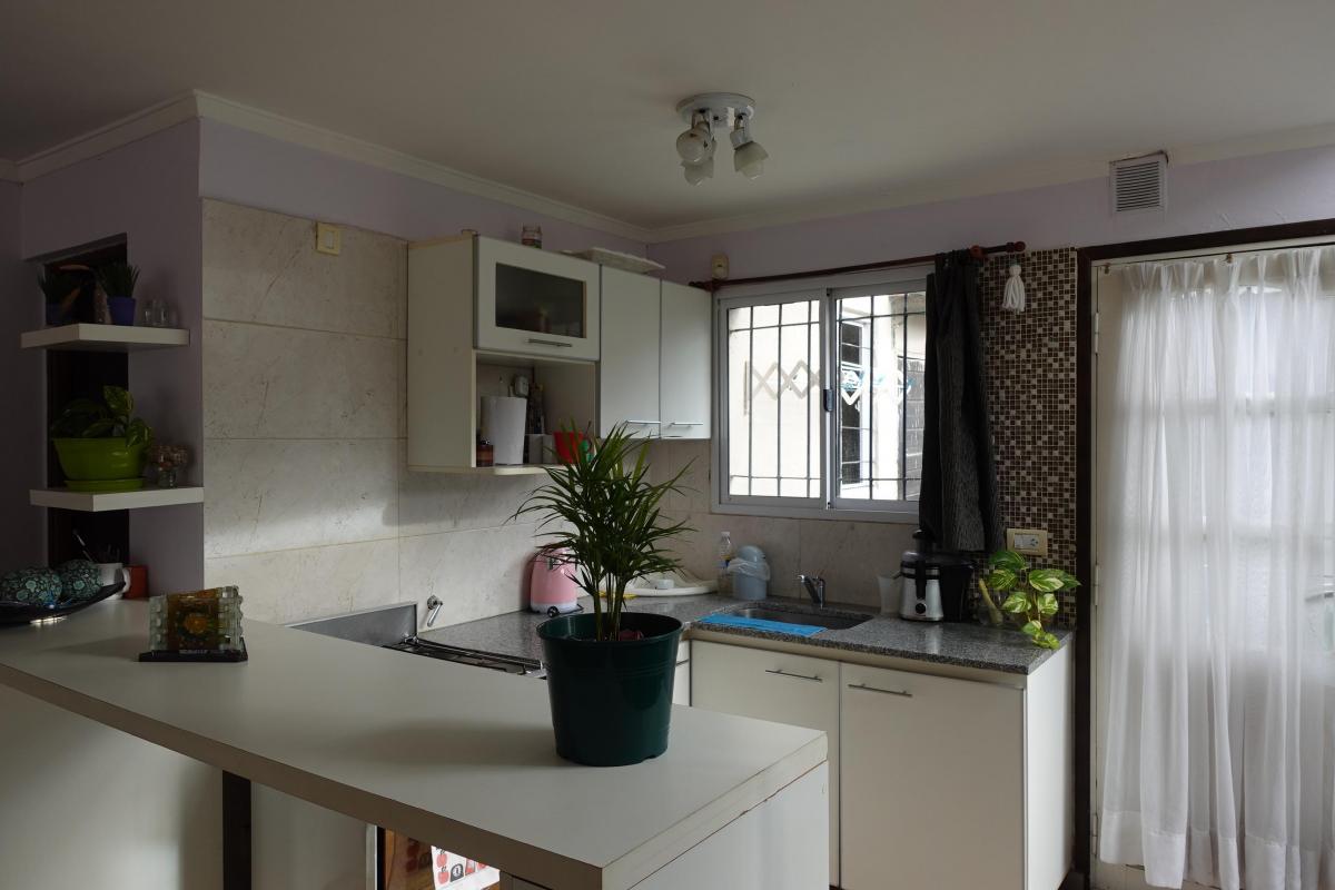 Casa en Venta en Calle Mónaco 916, a Pocos m de Av Montevideo. 2