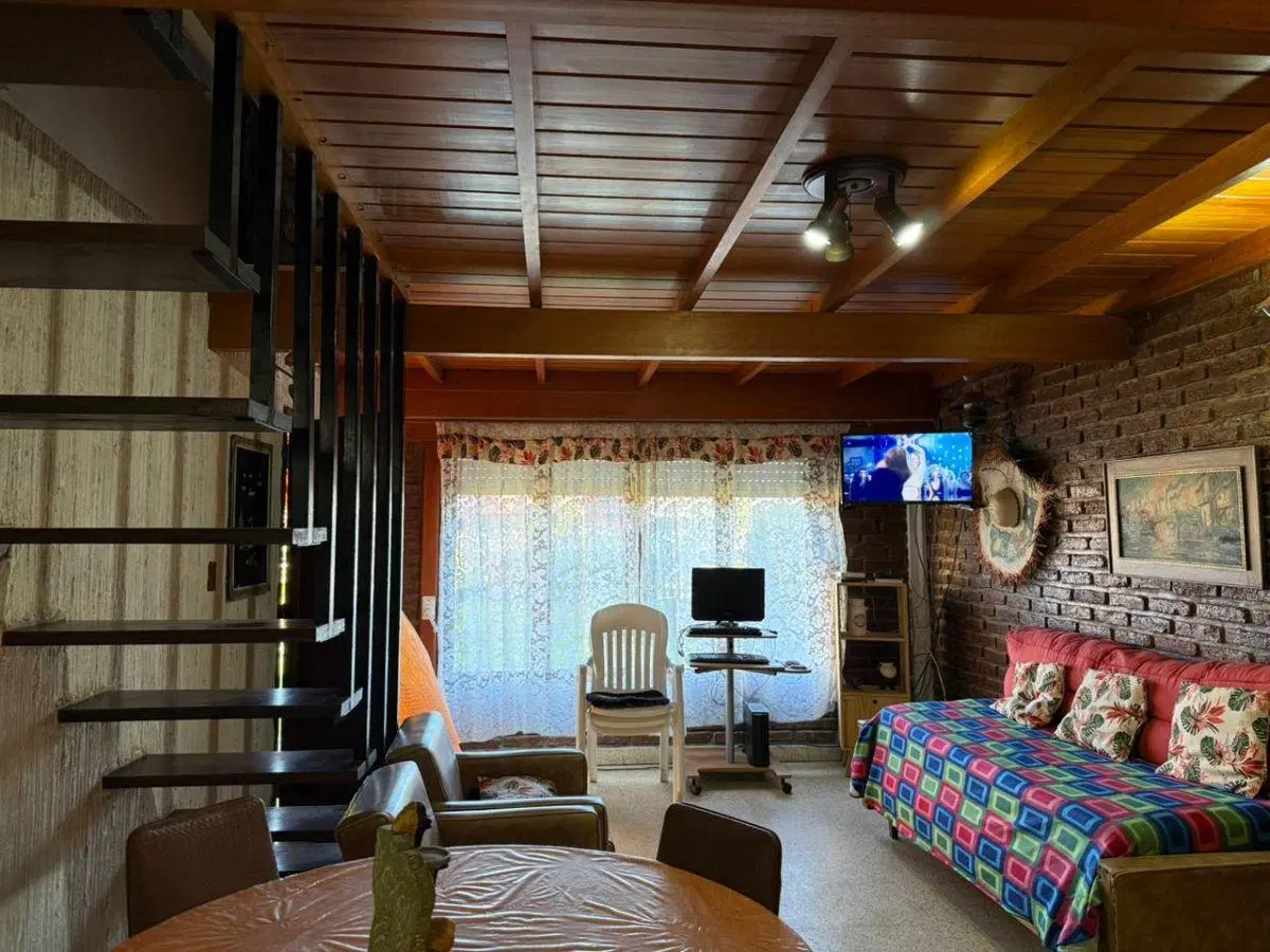 Chalet - Santa Clara del Mar sobre la avenida 8