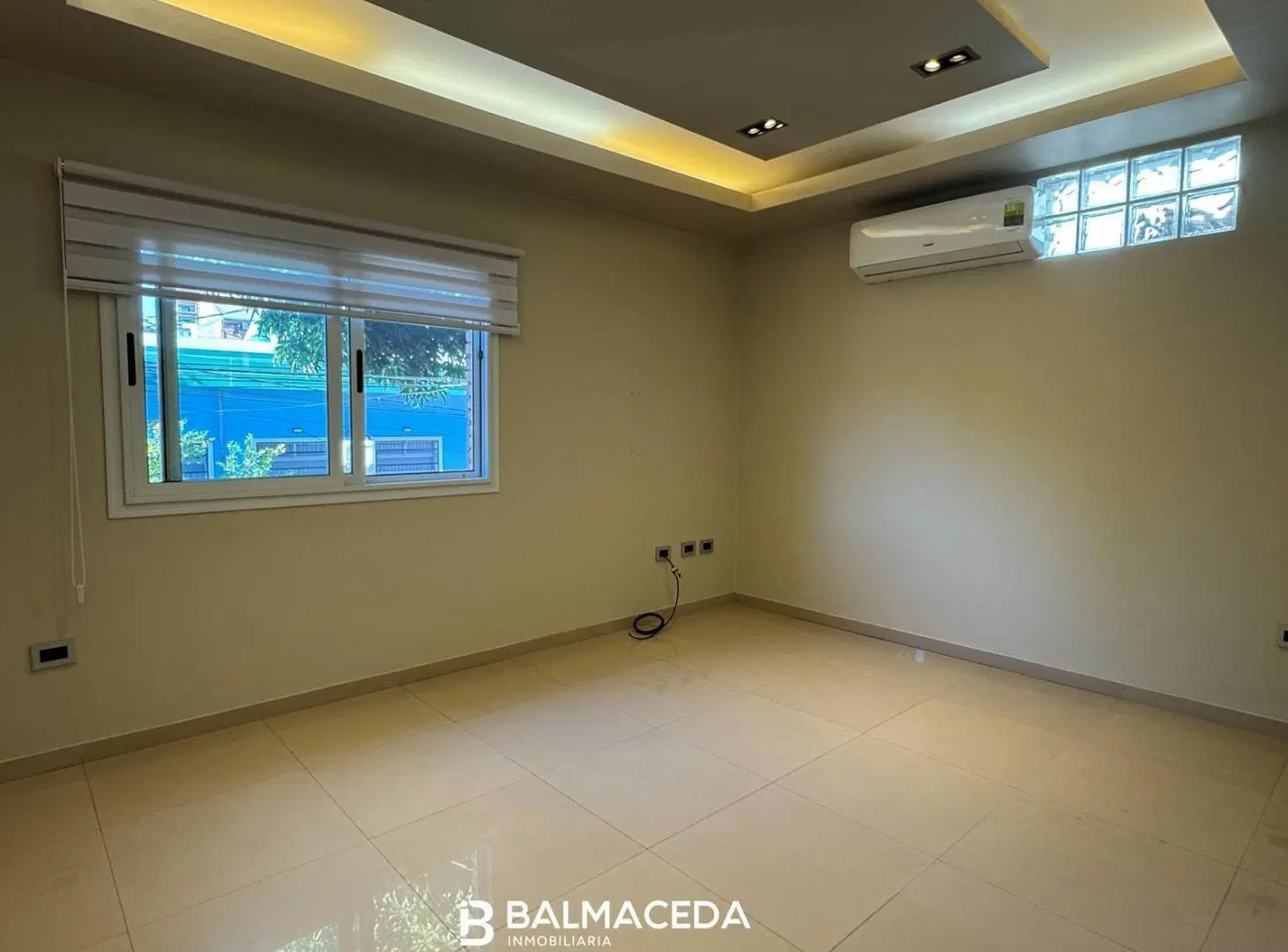 DEPARTAMENTO EN ESQUINA 1ER PISO 5
