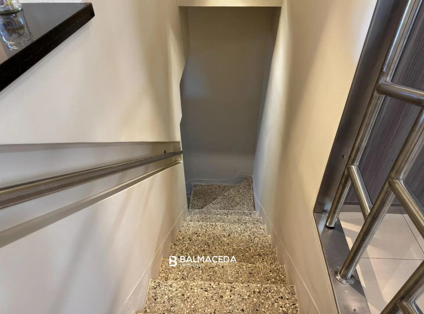 DEPARTAMENTO EN ESQUINA 1ER PISO 3
