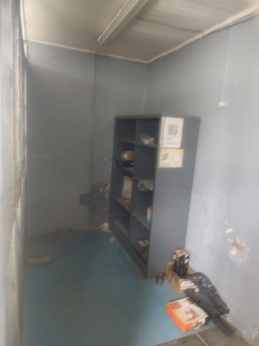 ¡Oportunidad Única! Galpón con Amplio Terreno en Guaymallén, Mendoza 4