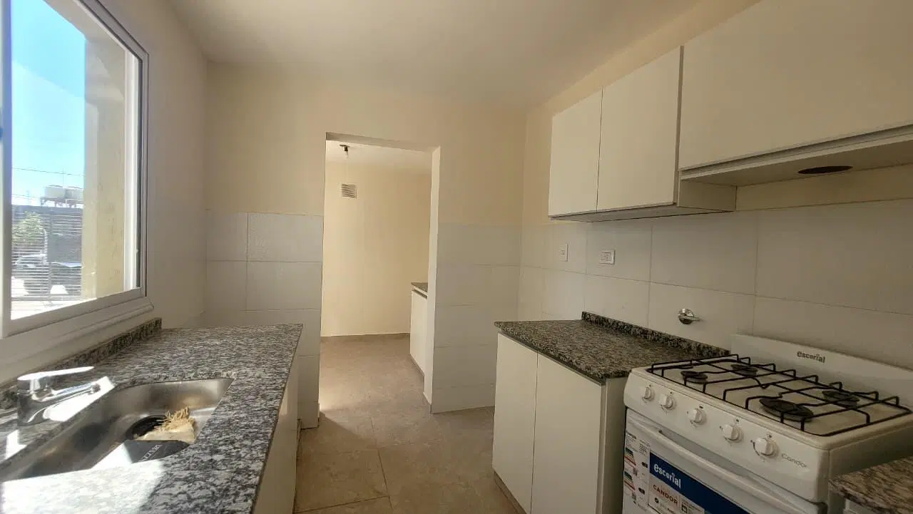 Departamento en Planta baja - 2 dormitorios + cochera 4
