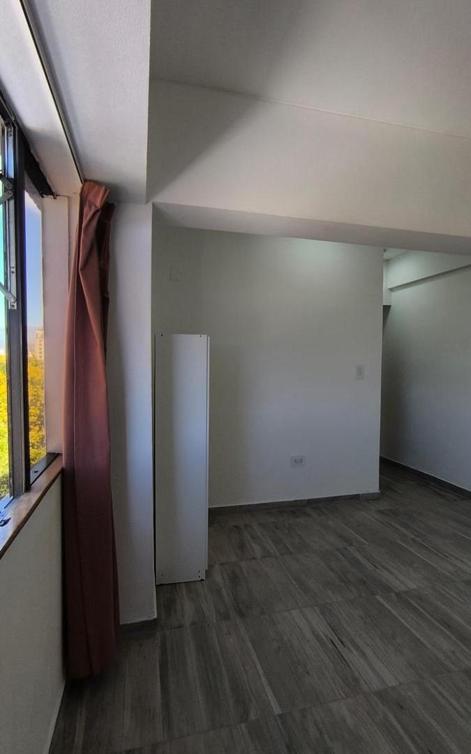 Foto de Oficina en alquiler RECICLADA Edificio Presidente, Capital Mendoza, imagen 2