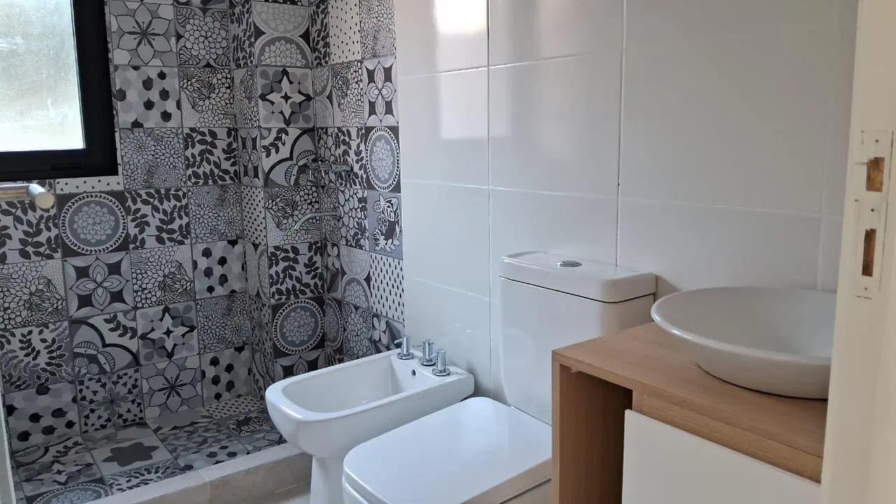 DEPARTAMENTO DE 1 DORMITORIO CON COCHERA - EN FRENTE DEL DALVIAN - B° SANIDAD 3