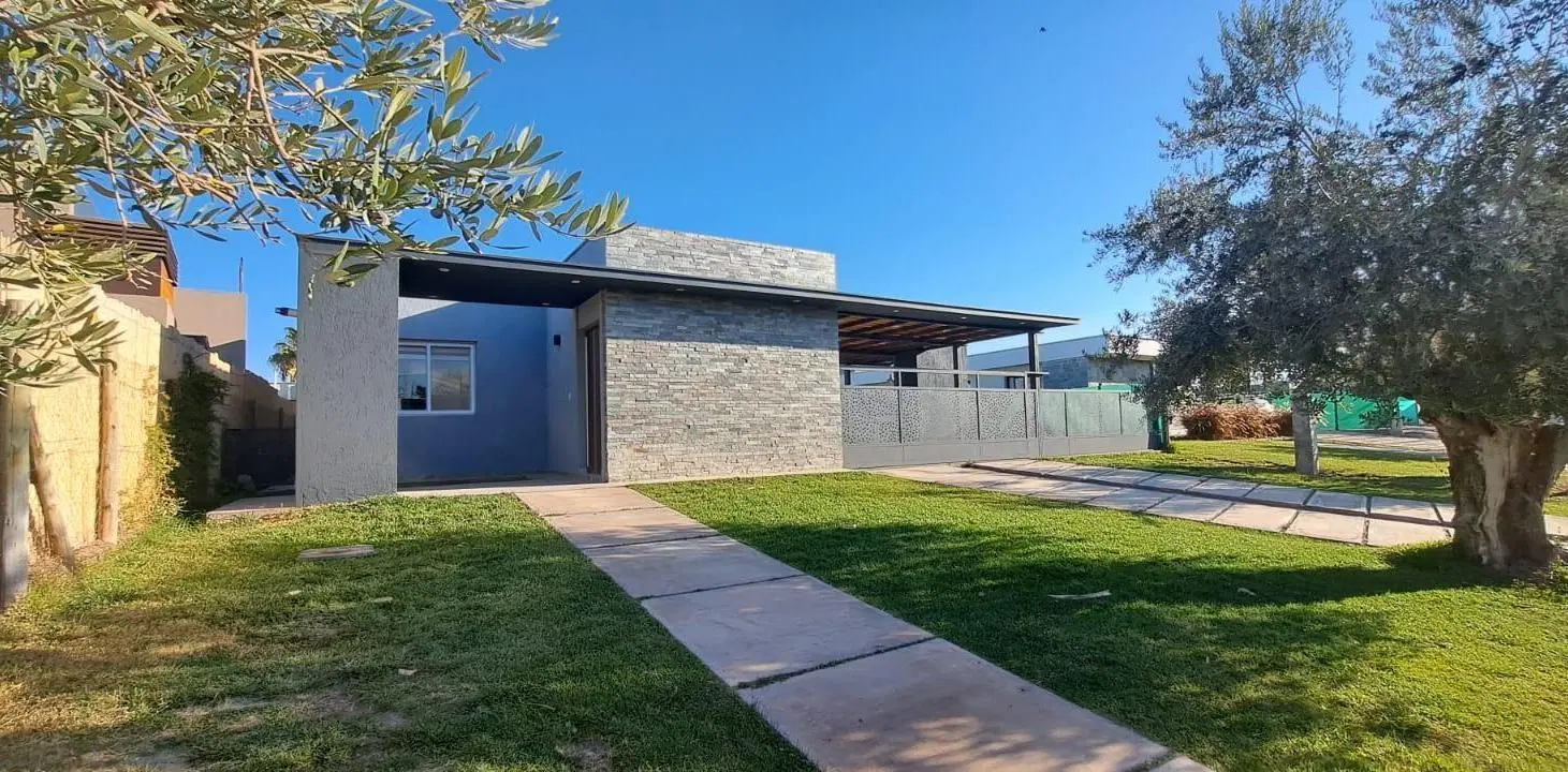 Hermosa Y moderna Casa Familiar En Alquiler – Ciro De Vieytes 3