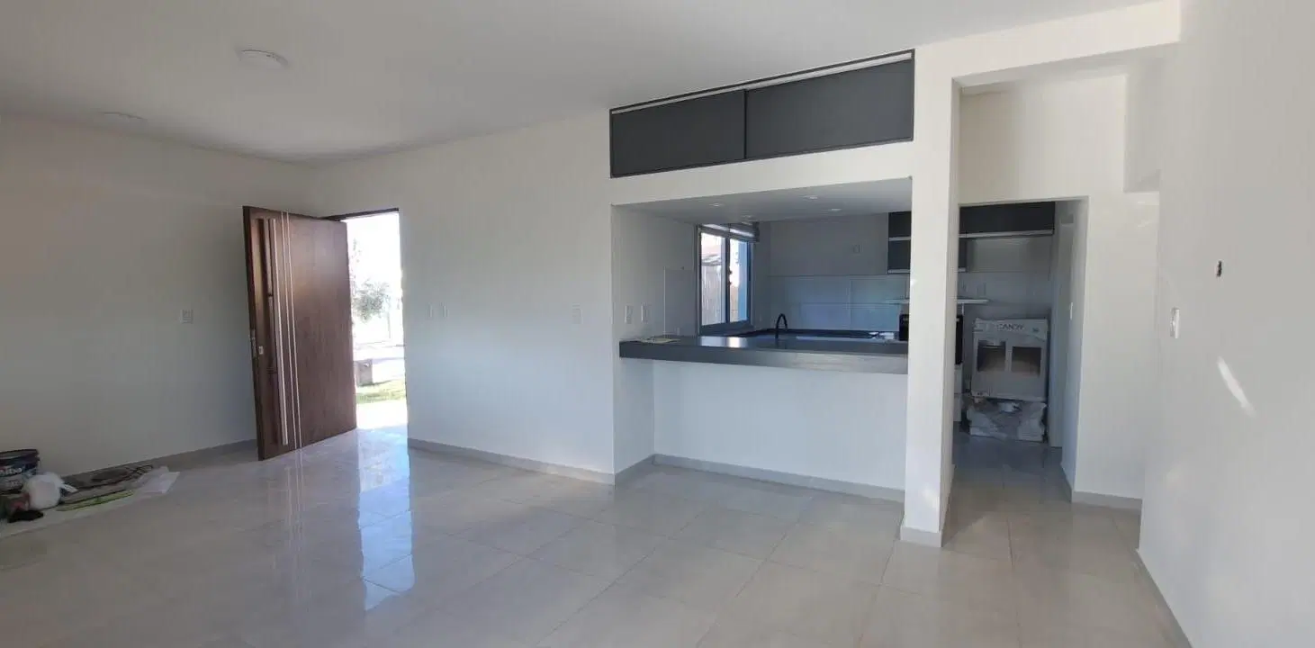Hermosa Y moderna Casa Familiar En Alquiler – Ciro De Vieytes 4