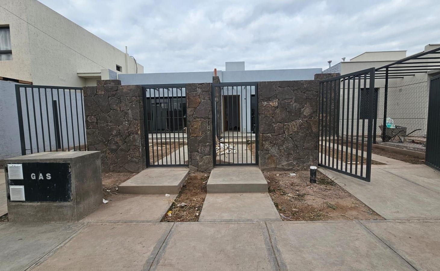 VENTA CASA A ESTRENAR 2 DORM. B. PRIVADO VISTA OLIVA MAIPU
