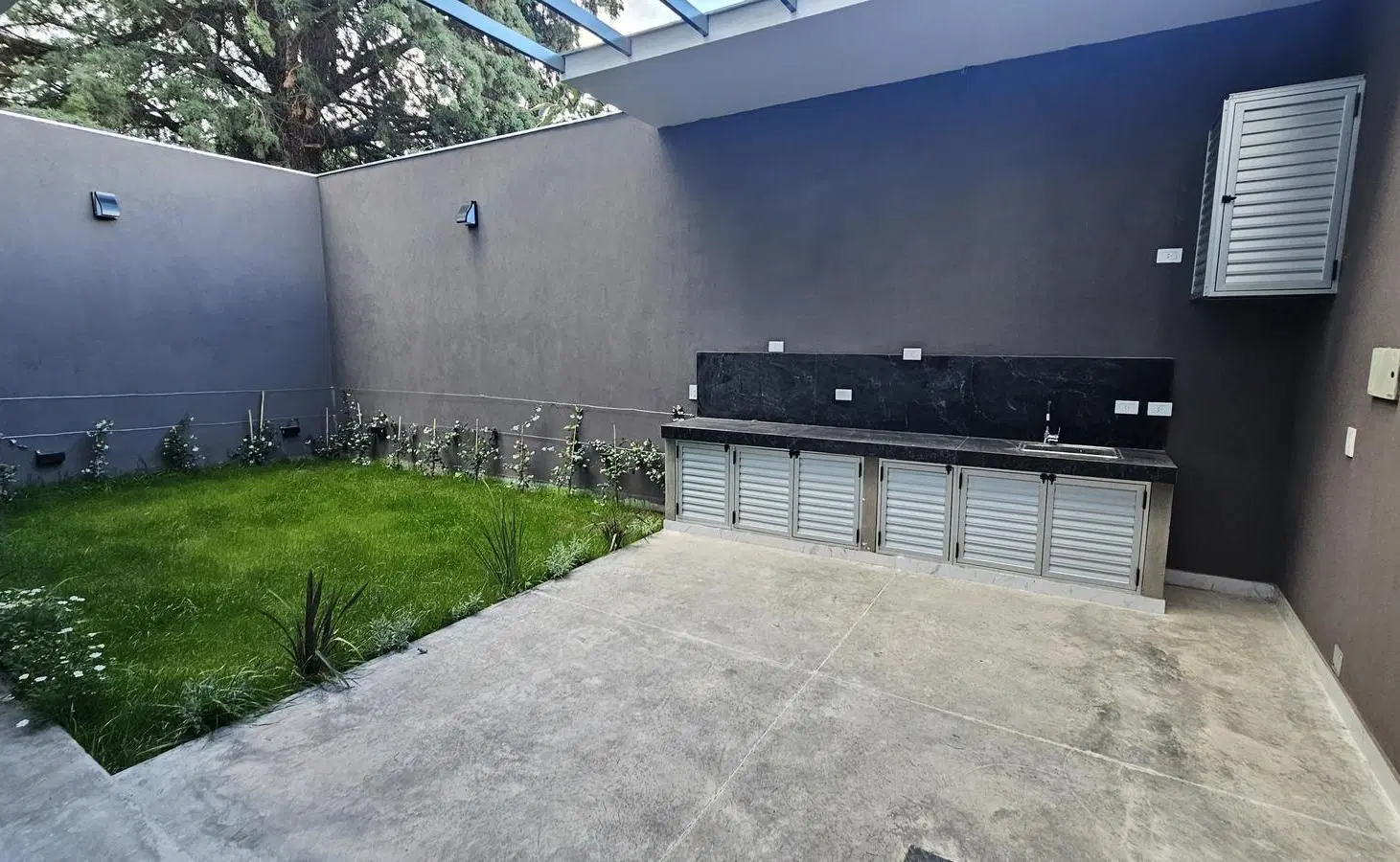 VENTA DEPARTAMENTO ESTRENAR QUINTA SECCION 1 DOR. COCHERA 5
