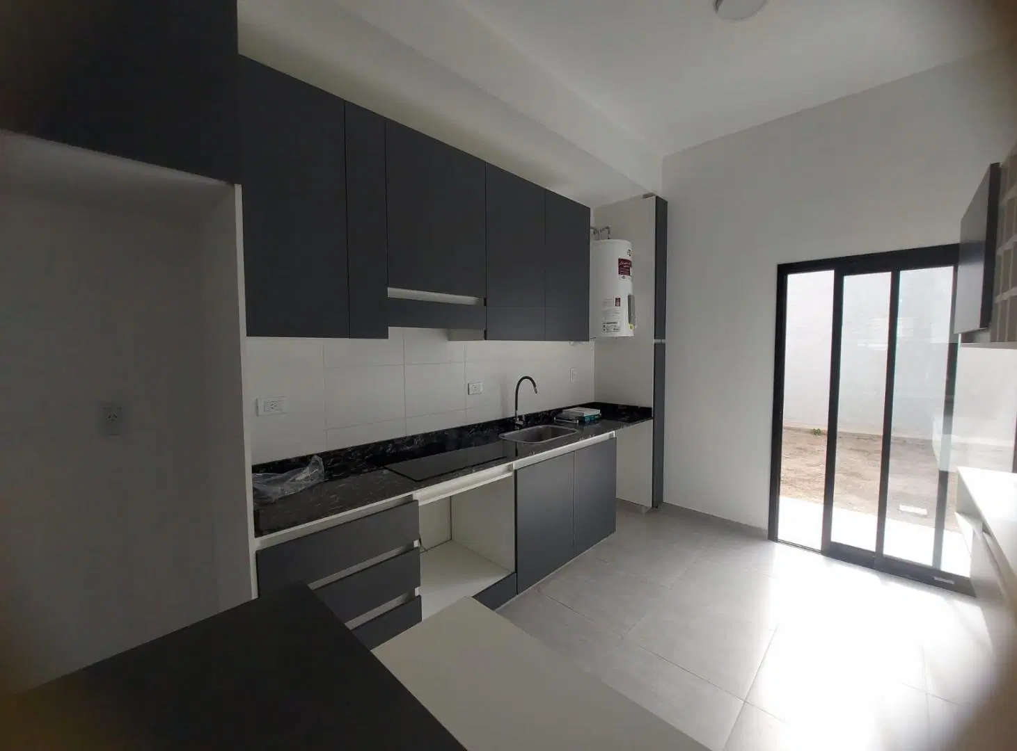 DEPARTAMENTO PLANTA BAJA, AMPLIO Y LUMINOSO 4