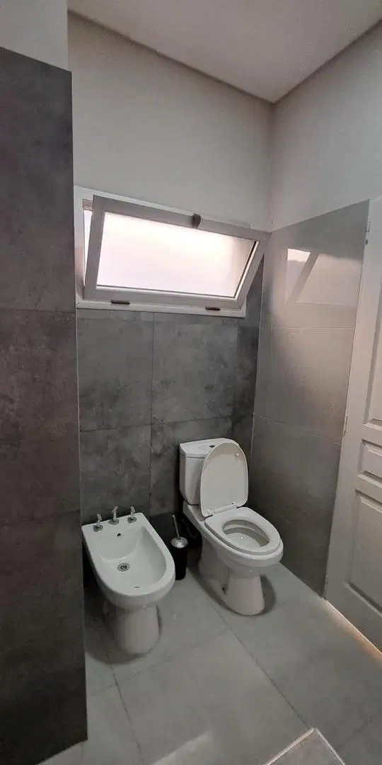 Moderna Casa En Venta – Ubicación Premium en Barrio Ciro de Vieytes 4