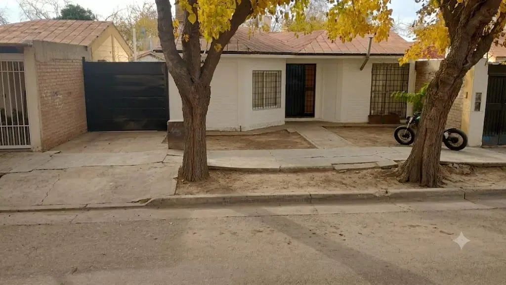 CASA EN VENTA BARRIO MARIANO MORENO EN LAS HERAS MENDOZA 2