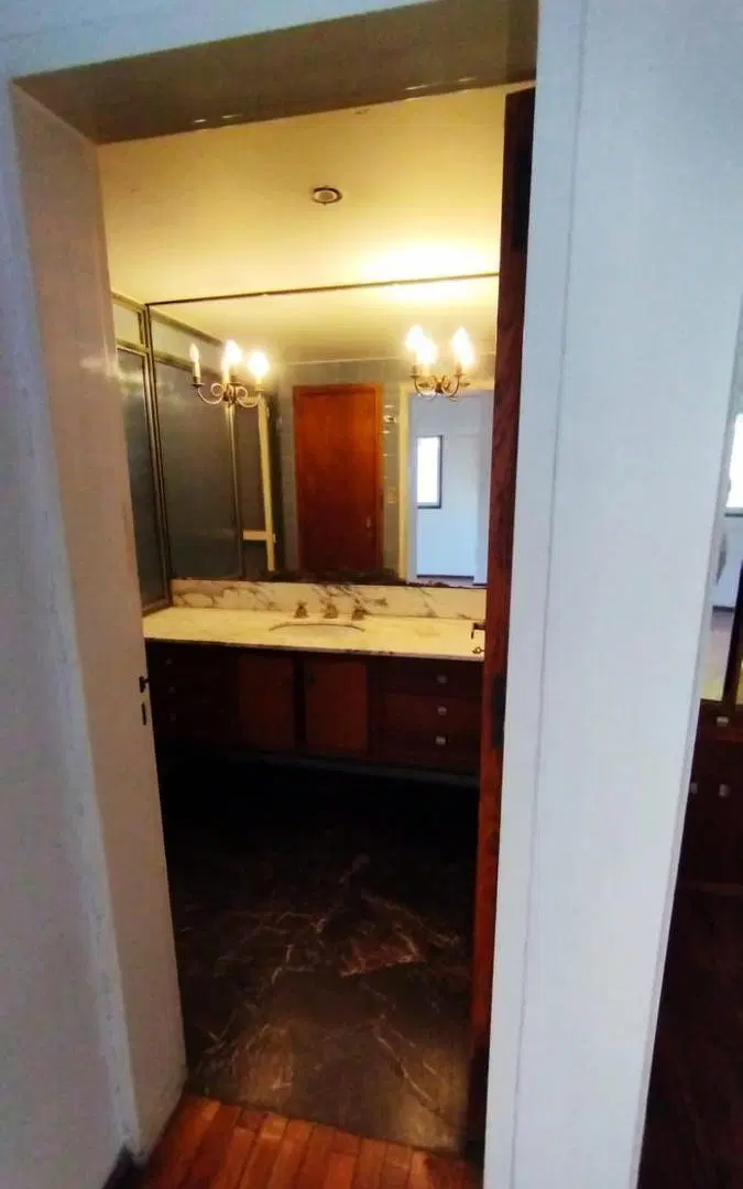 VENTA CASA 4 DORM. EN LA 5TA SECCION A PASOS DEL PARQUE 8