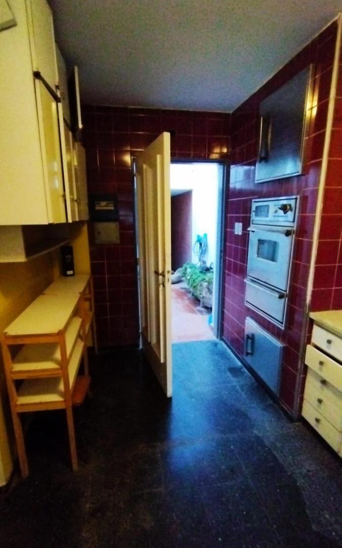 Foto de VENTA CASA 4 DORM. EN LA 5TA SECCION A PASOS DEL PARQUE, imagen 4