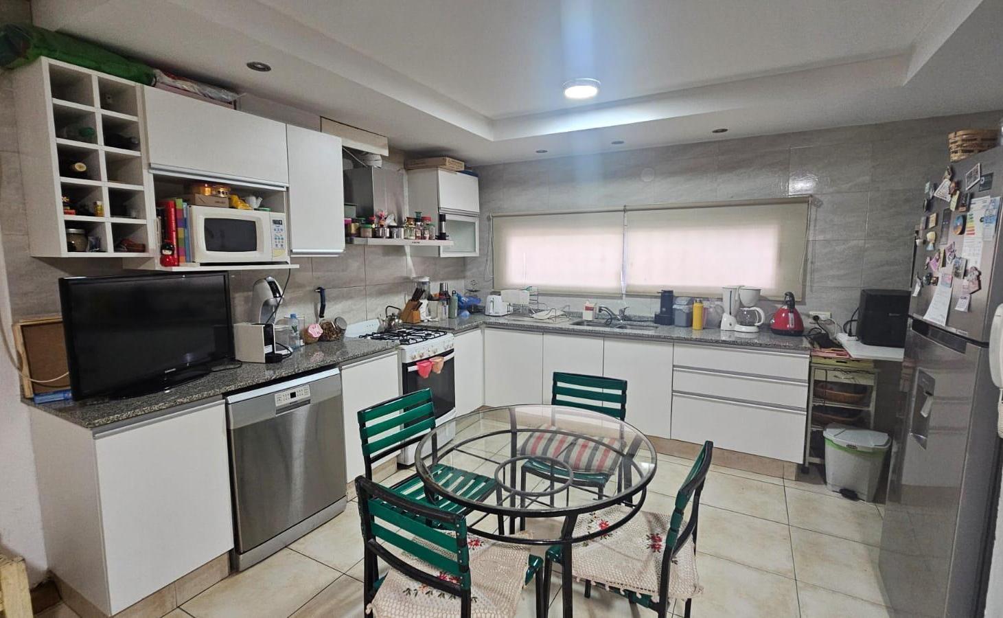Foto de VENTA CASA 3 DOMIT. GODOY CRUZ APTA CREDITO, imagen 2