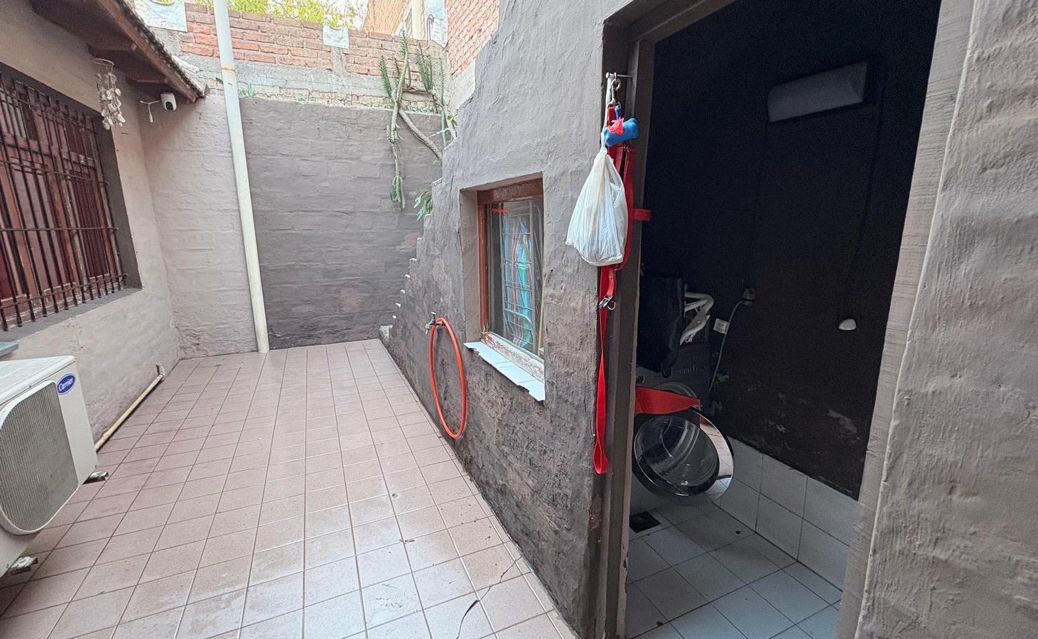 Foto de CASA EN GRAN OPORTUNIDAD - 2 Dormitorios y 1 Baño - CIUDAD, imagen 1
