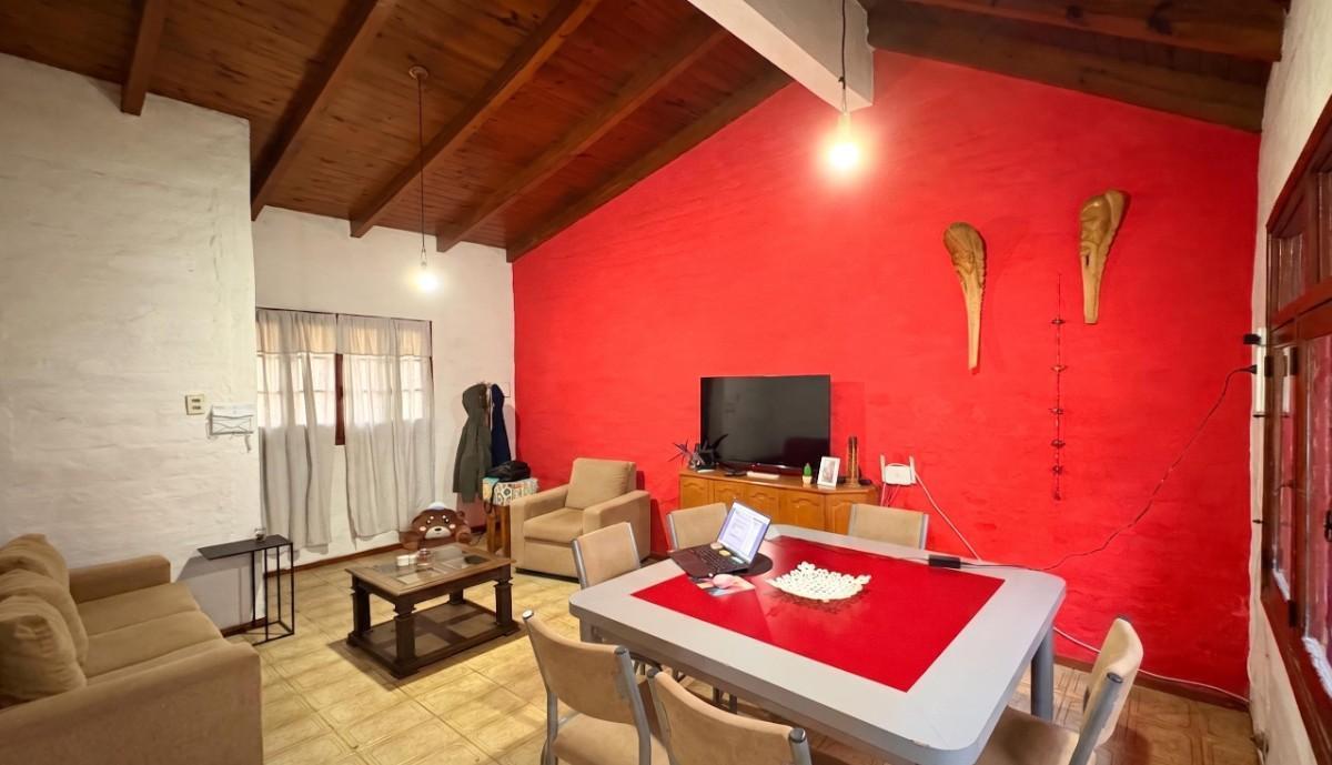 Foto de CASA EN GRAN OPORTUNIDAD - 2 Dormitorios y 1 Baño - CIUDAD, imagen 3